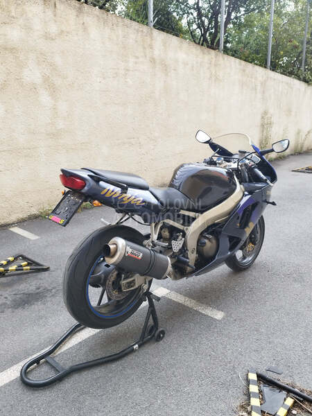 Kawasaki zx6r
