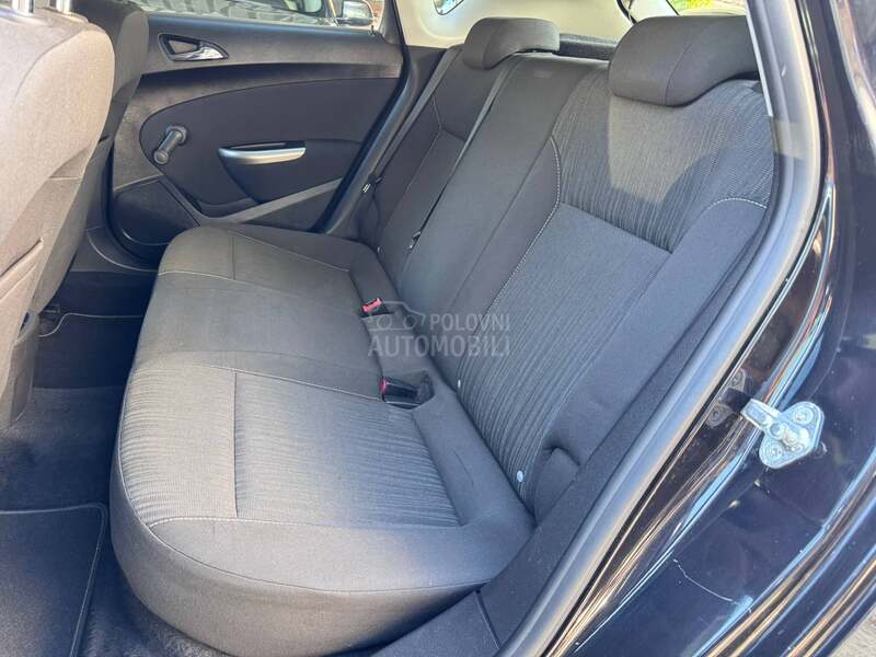 Opel Astra J 1.7CDTI 110