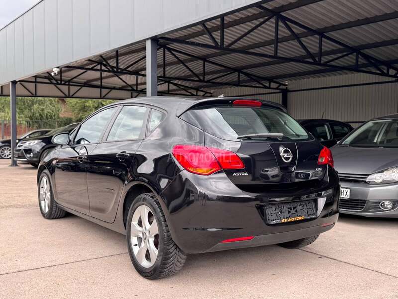 Opel Astra J 1.7CDTI 110