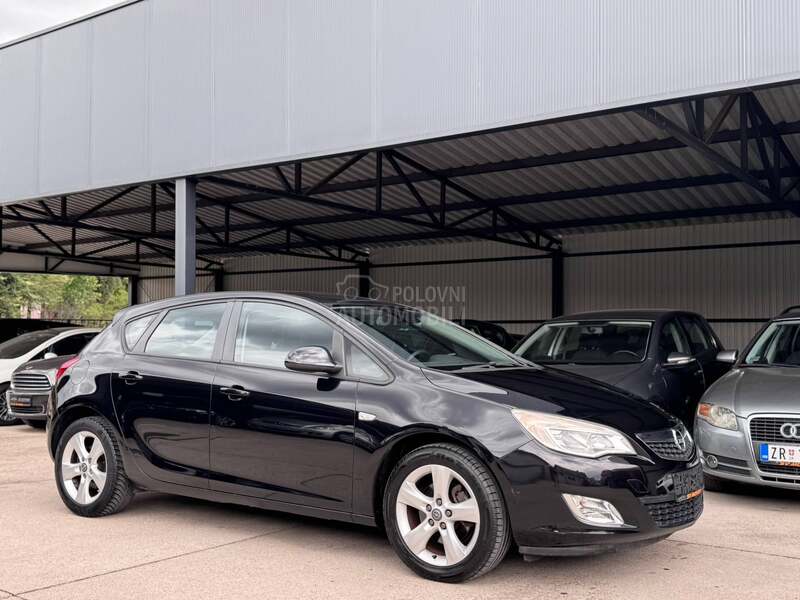 Opel Astra J 1.7CDTI 110