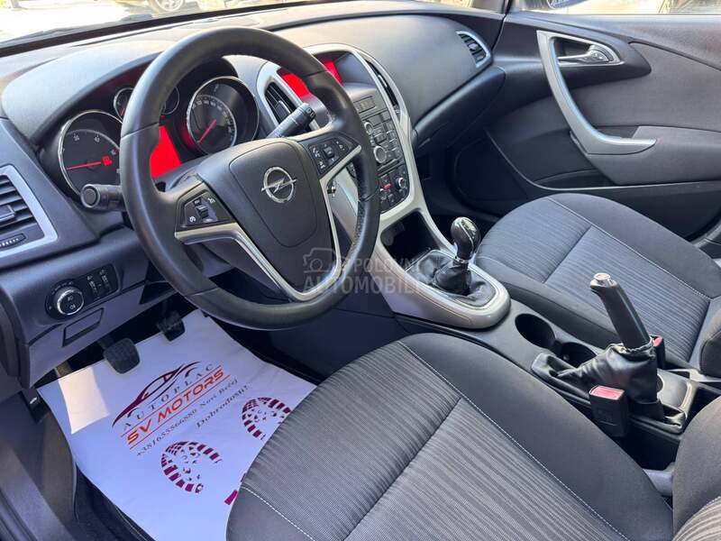 Opel Astra J 1.7CDTI 110