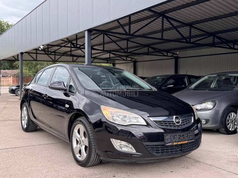 Opel Astra J 1.7CDTI 110