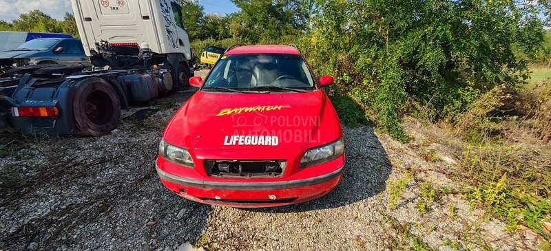 Volvo V70 2.4b 2003. god. -  kompletan auto u delovima