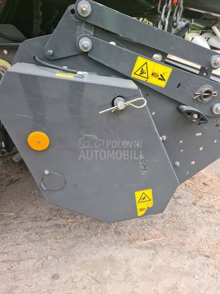 Claas Variant 460RC