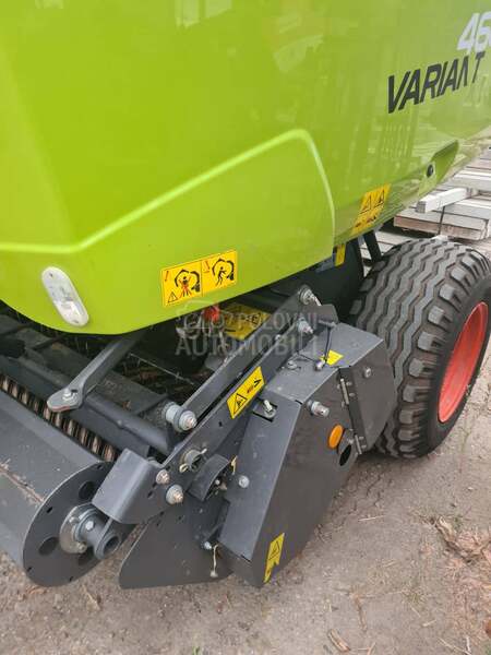 Claas Variant 460RC
