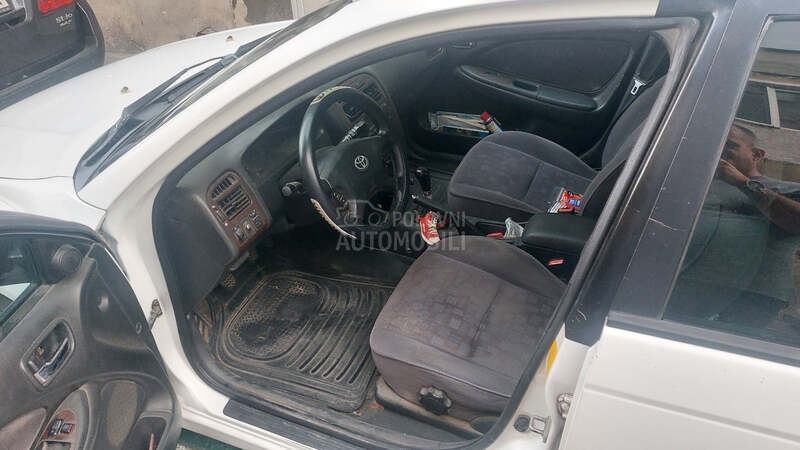Toyota Avensis 