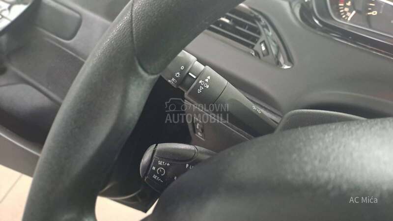 Peugeot 208 1.2NAV LED USB 35000