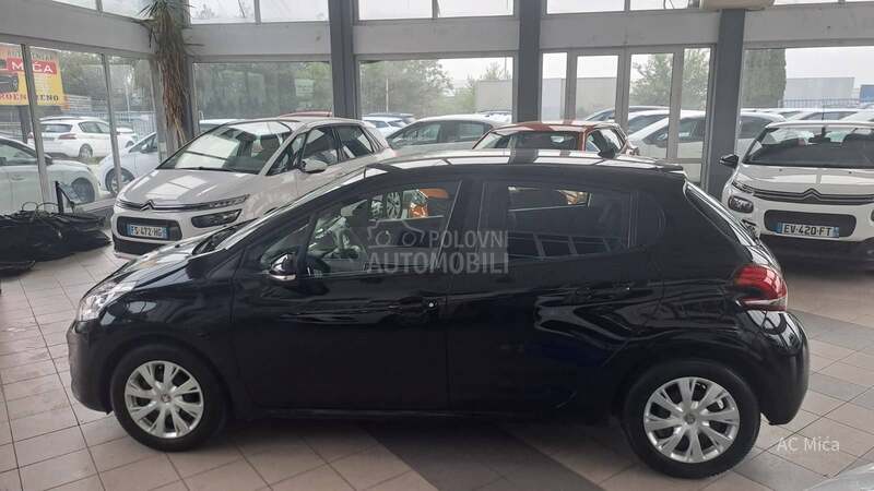 Peugeot 208 1.2NAV LED USB 35000