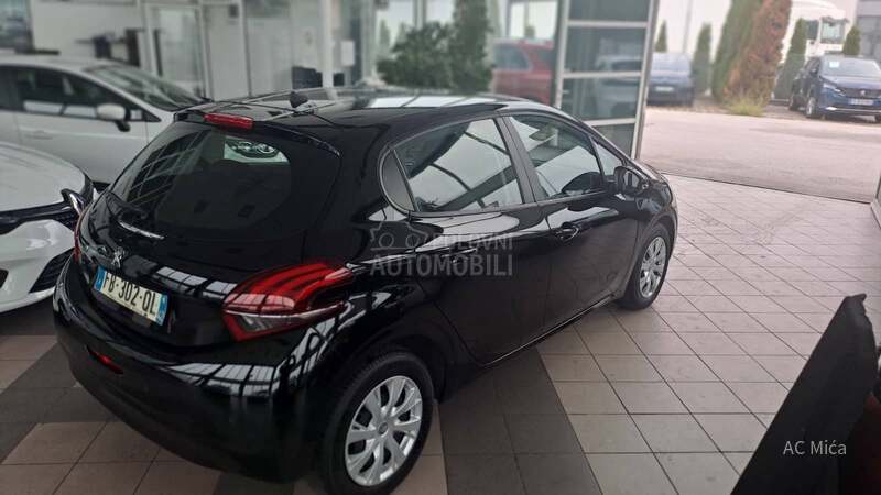 Peugeot 208 1.2NAV LED USB 35000
