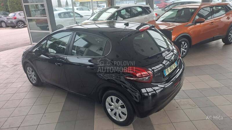 Peugeot 208 1.2NAV LED USB 35000