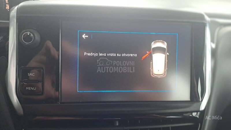 Peugeot 208 1.2NAV LED USB 35000