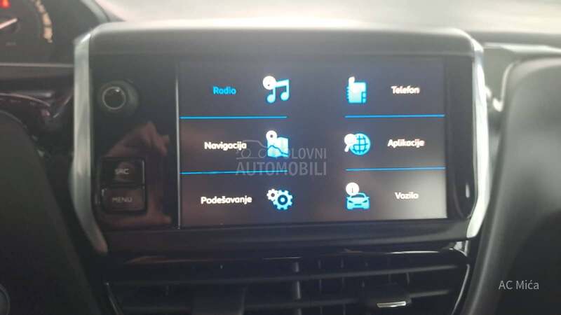 Peugeot 208 1.2NAV LED USB 35000