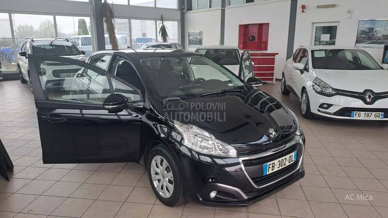 Peugeot 208 1.2NAV LED USB 35000