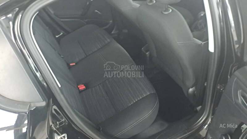 Peugeot 208 1.2NAV LED USB 35000