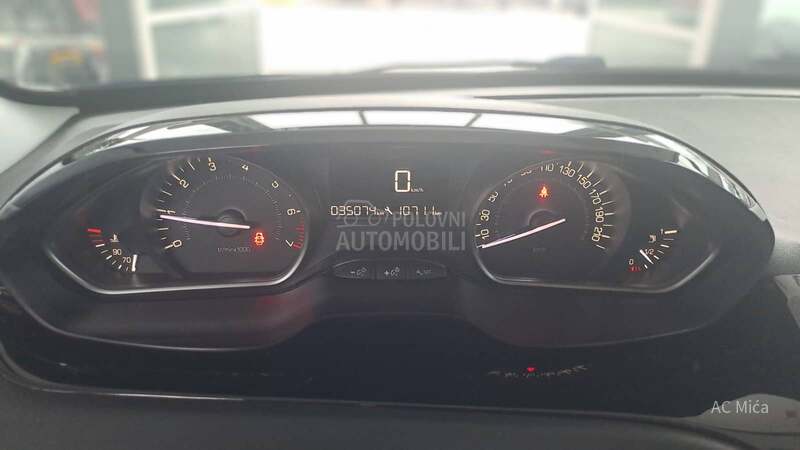 Peugeot 208 1.2NAV LED USB 35000