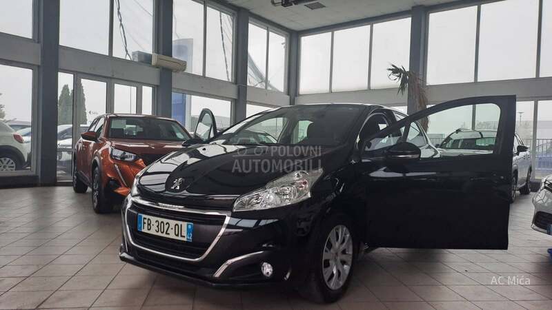 Peugeot 208 1.2NAV LED USB 35000