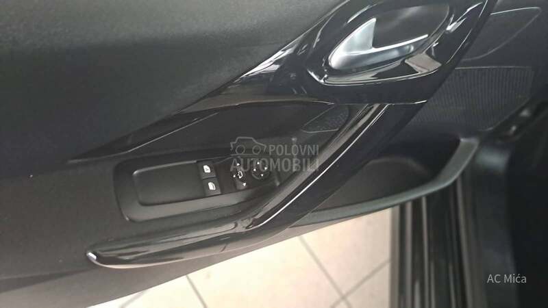 Peugeot 208 1.2NAV LED USB 35000