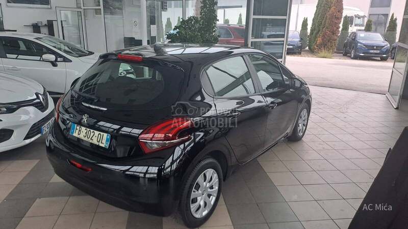 Peugeot 208 1.2NAV LED USB 35000
