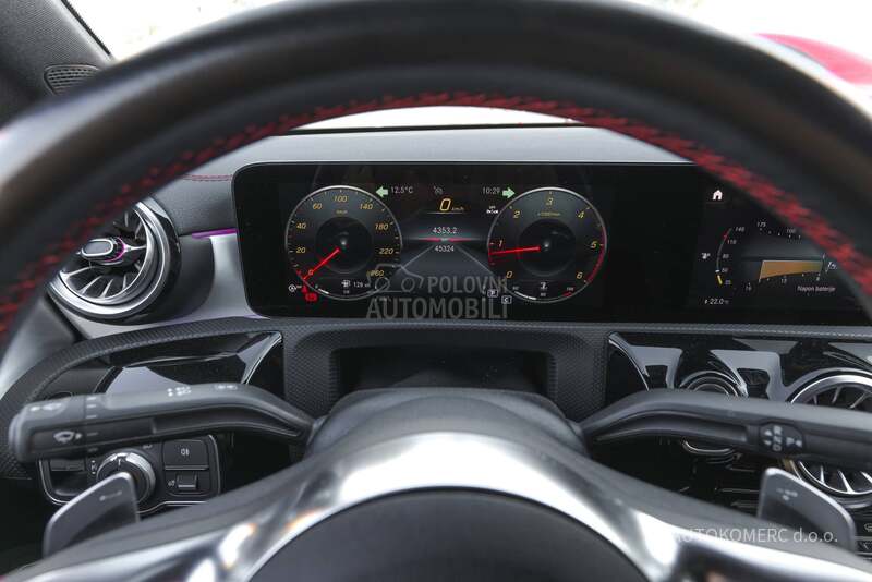 Mercedes Benz CLA 200 AMG Line