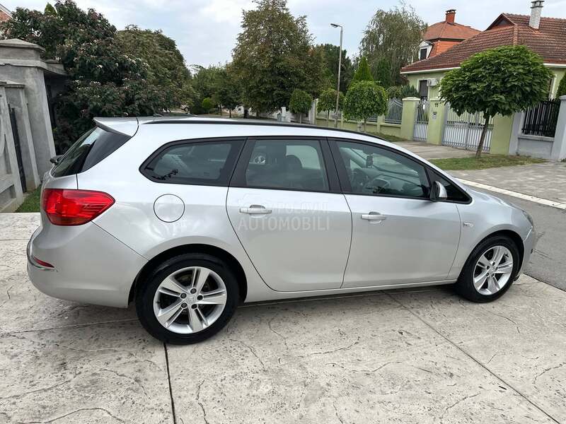 Opel Astra J 1.7CDTI ENJOY
