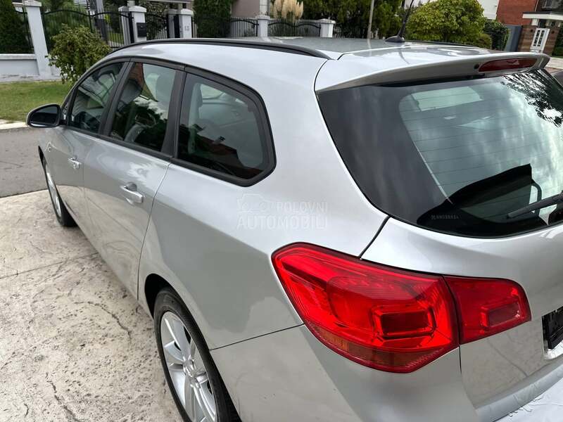 Opel Astra J 1.7CDTI ENJOY