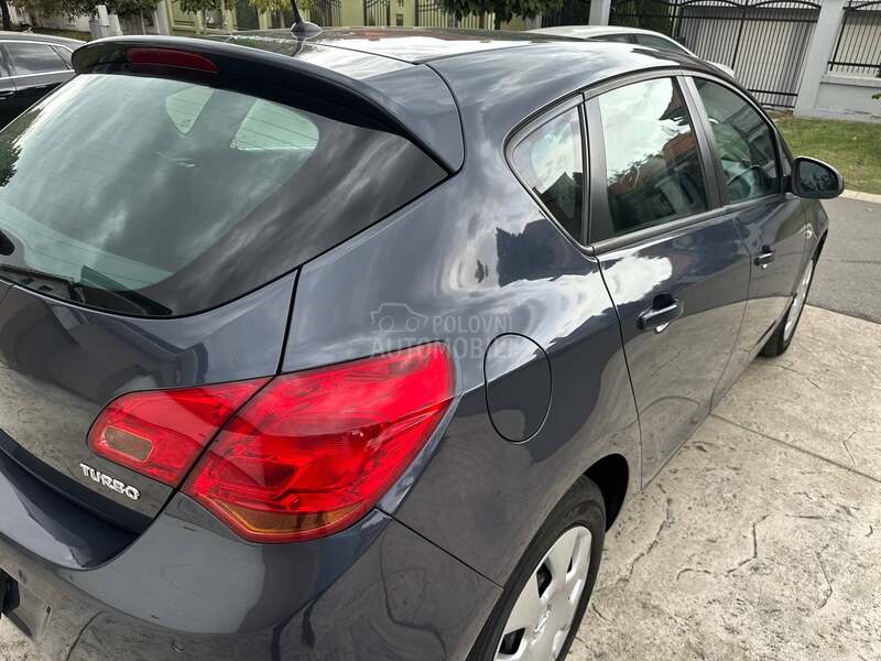Opel Astra J 1.4. 16V ENJOY