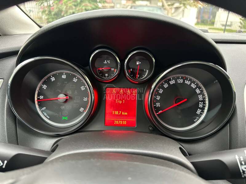 Opel Astra J 1.4. 16V ENJOY