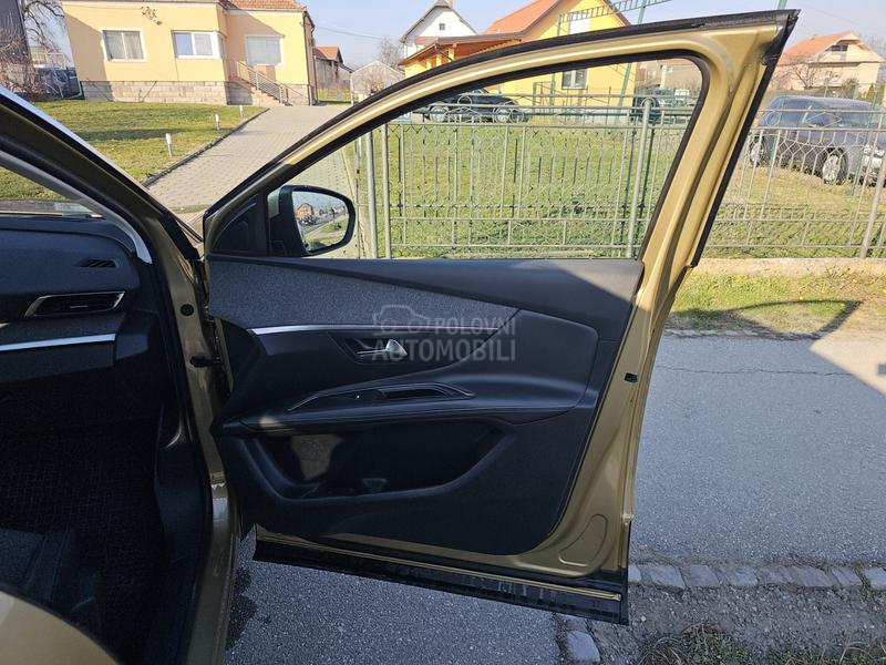 Peugeot 3008 1.5BLUEHDI ALLURE