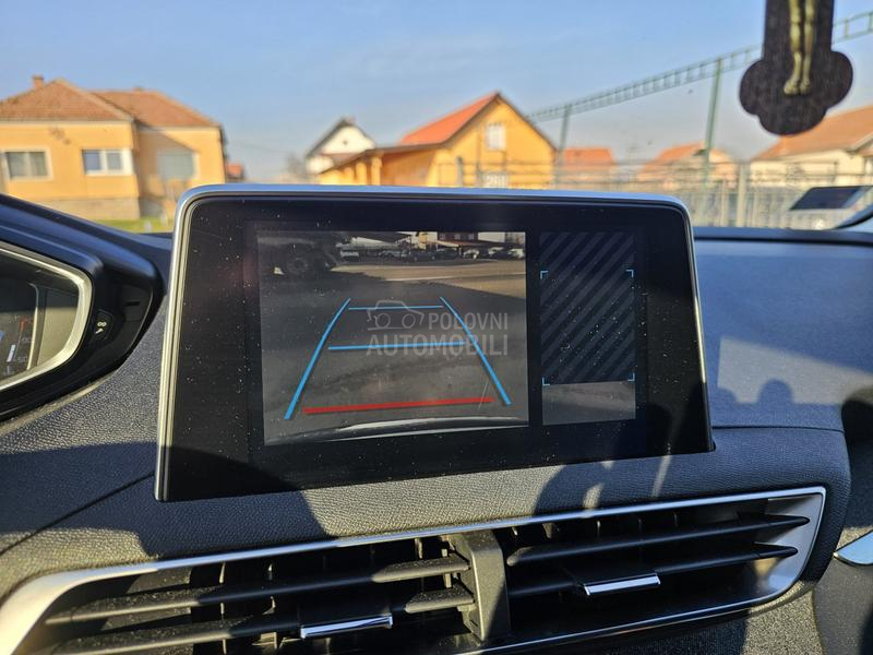 Peugeot 3008 1.5BLUEHDI ALLURE