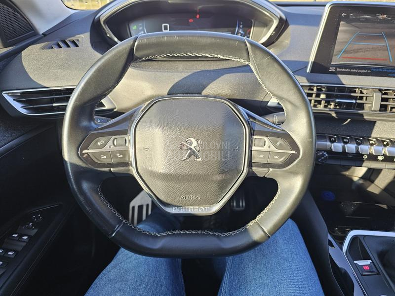 Peugeot 3008 1.5BLUEHDI ALLURE