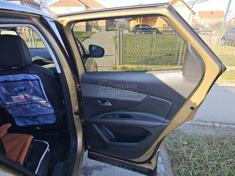 Peugeot 3008 1.5BLUEHDI ALLURE