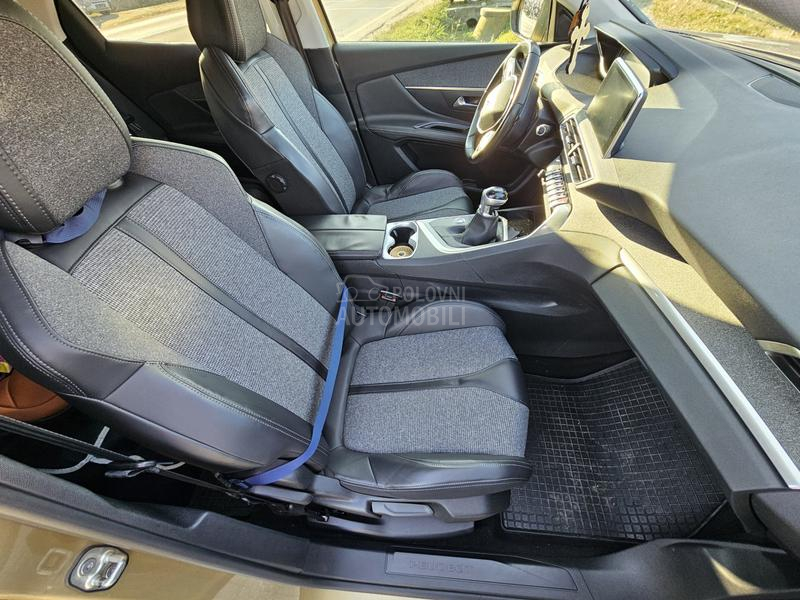 Peugeot 3008 1.5BLUEHDI ALLURE