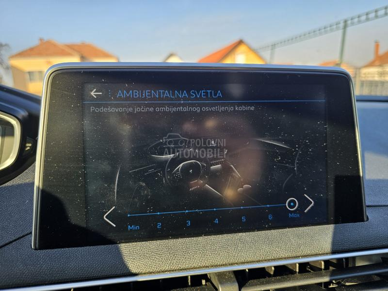 Peugeot 3008 1.5BLUEHDI ALLURE