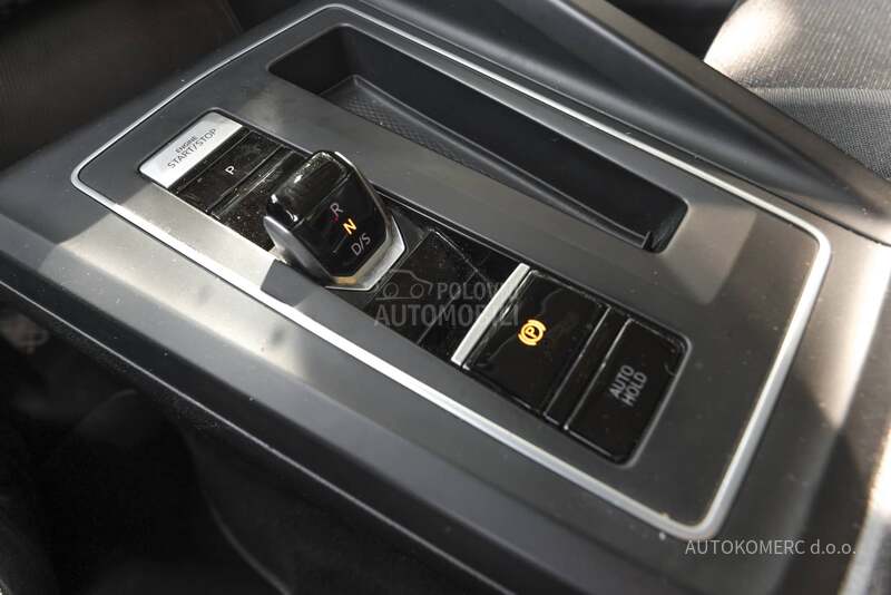 Volkswagen Golf 8 1.0 eTSI Dsg