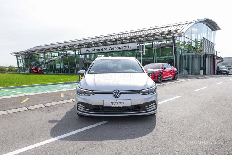 Volkswagen Golf 8 1.0 eTSI Dsg