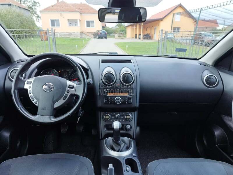 Nissan Qashqai 1.6