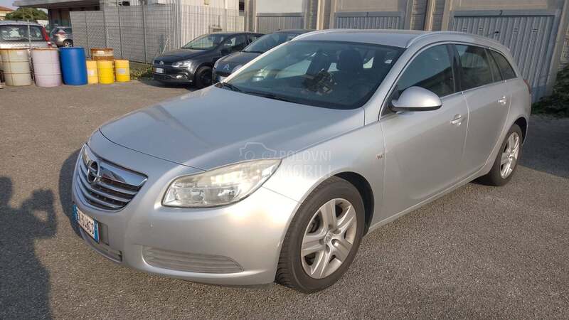 Opel Insignia 2.0cd  NAV/SERVIS NA