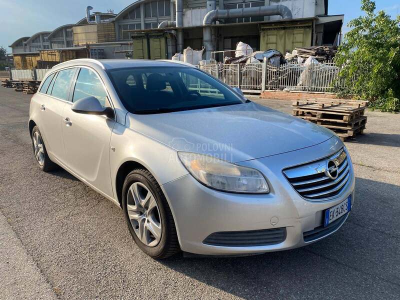 Opel Insignia 2.0cd  NAV/SERVIS NA