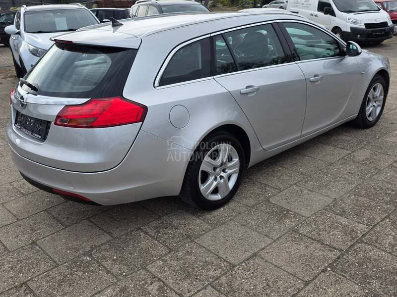 Opel Insignia 2.0cd  NAV/SERVIS NA