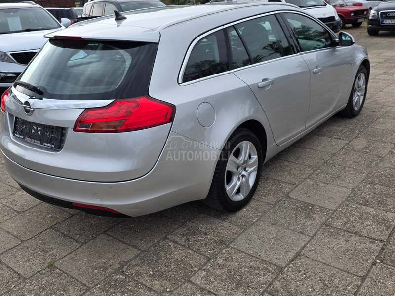 Opel Insignia 2.0cd  NAV/SERVIS NA