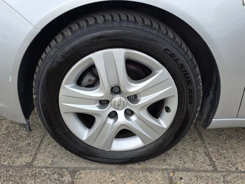 Opel Insignia 2.0cd  NAV/SERVIS NA