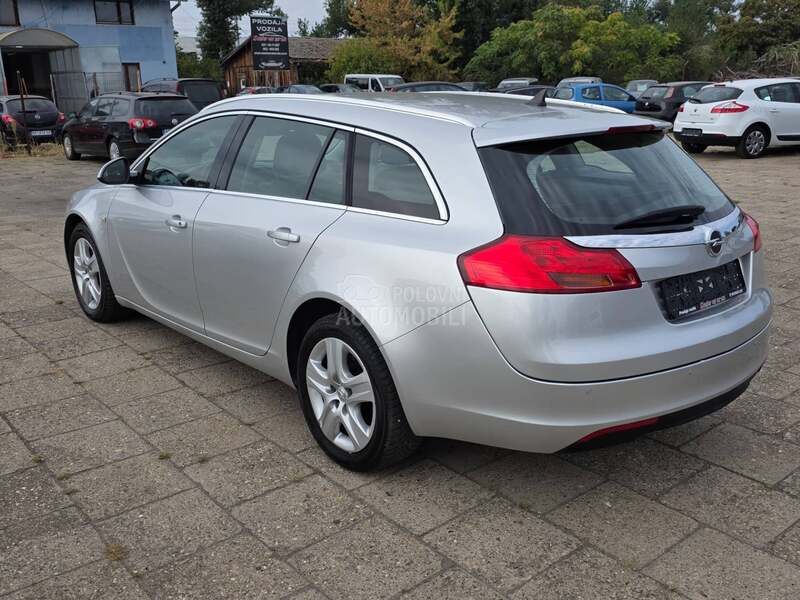 Opel Insignia 2.0cd  NAV/SERVIS NA