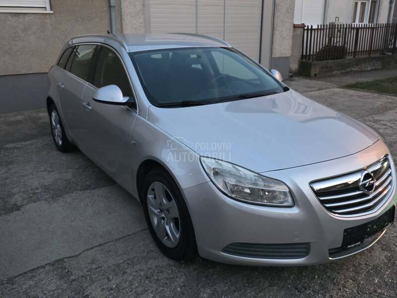 Opel Insignia 2.0cd  NAV/SERVIS NA