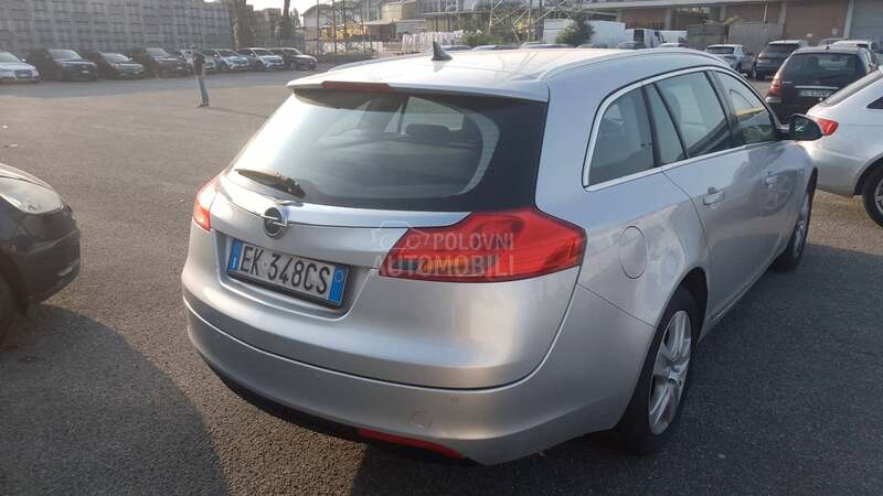 Opel Insignia 2.0cd  NAV/SERVIS NA