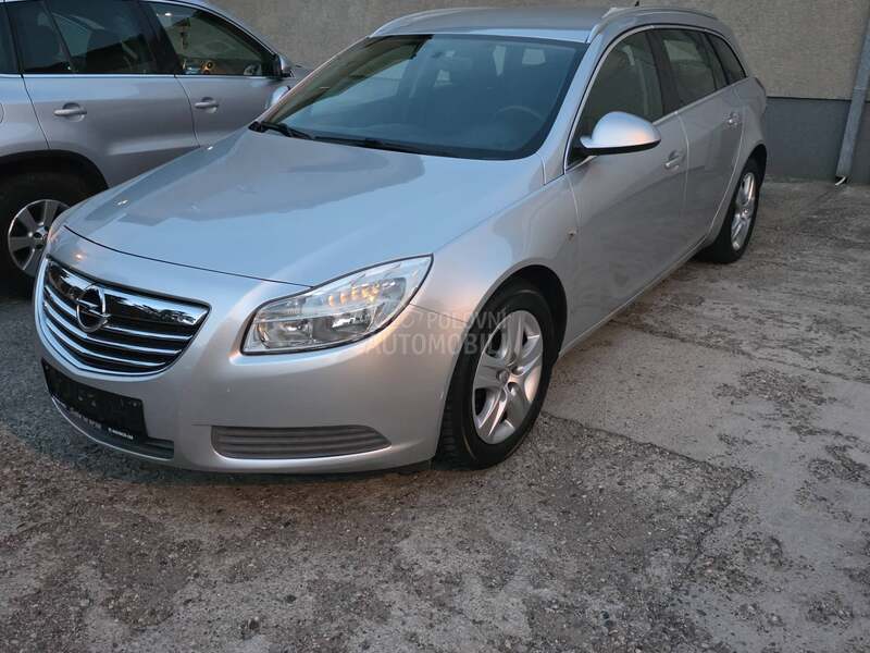 Opel Insignia 2.0cd  NAV/SERVIS NA
