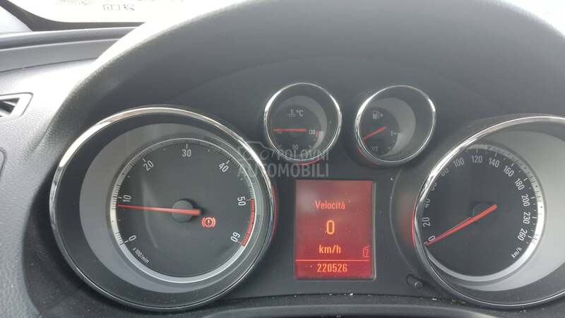Opel Insignia 2.0cd  NAV/SERVIS NA