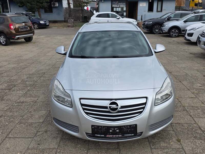 Opel Insignia 2.0cd  NAV/SERVIS NA