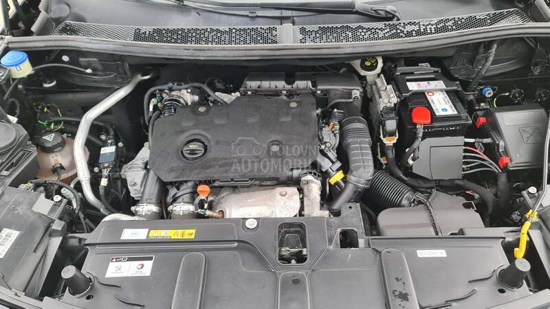 Peugeot 3008 1.5hdi LED/ NAV I