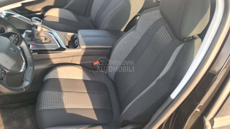 Peugeot 3008 1.5hdi LED/ NAV I