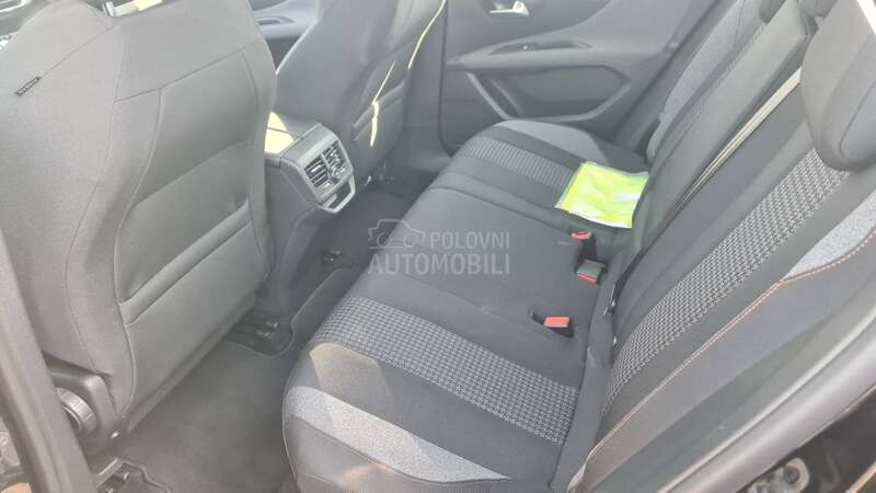Peugeot 3008 1.5hdi LED/ NAV I